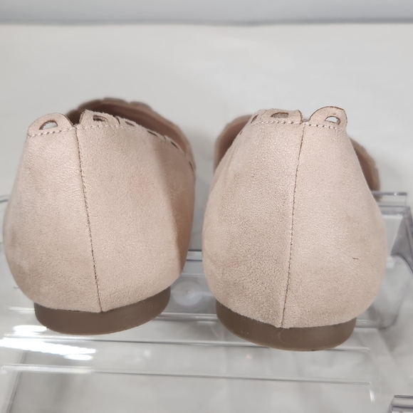 Chic Beige Flats with Scalloped Trim - Picture 5 of 9